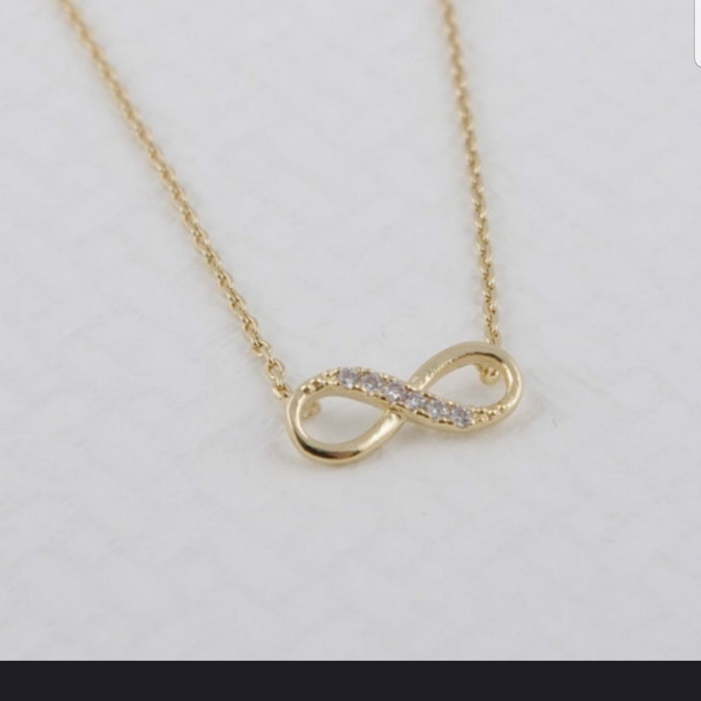 Beautiful Infinity Necklace in GOLD